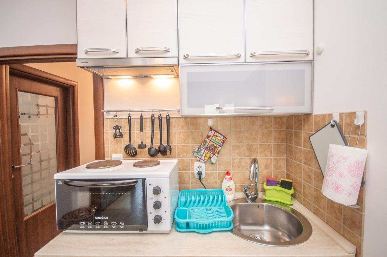 Apartmani Mrsic Risan Exteriör bild