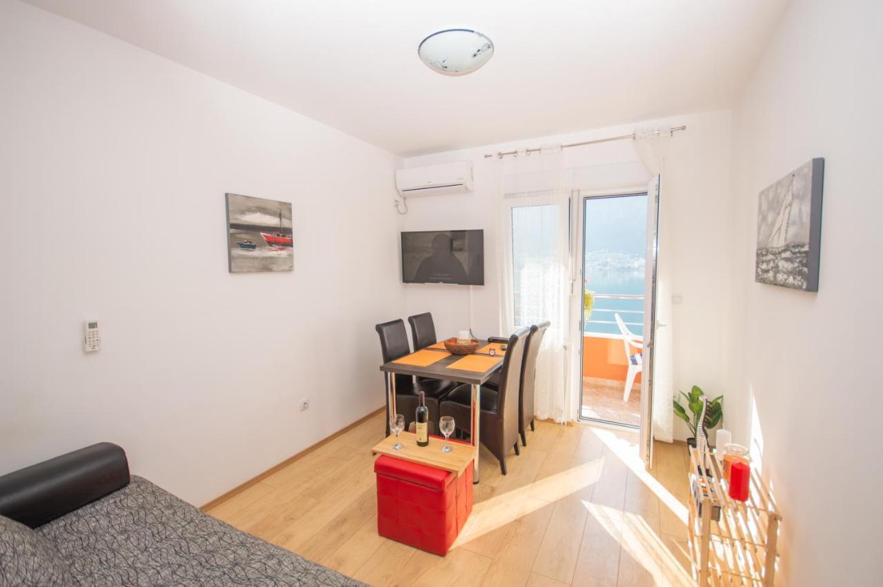 Apartmani Mrsic Risan Exteriör bild
